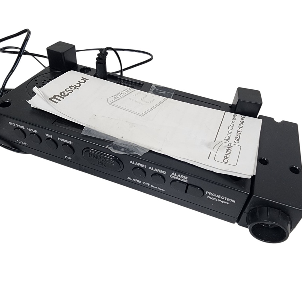 Mesqool CR1001F Projection Alarm Clock with Time Display and USB‎ Charger